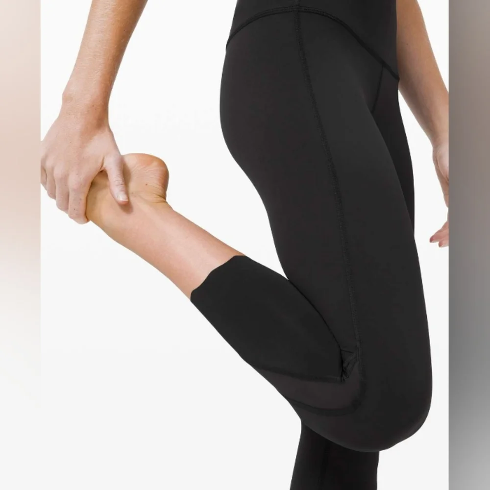 Lululemon Wunder Under Crop High-Rise *Roll Down Scallop Full-On Luxtreme, Sz 8 - Picture 5 of 16